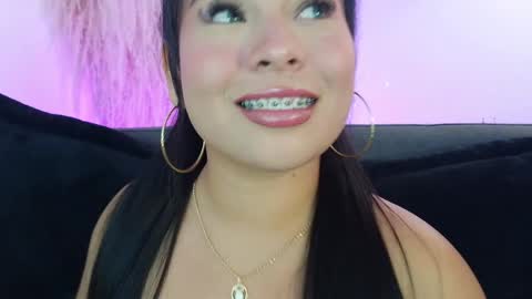Mia online show from May 2026 03:23:01 AM