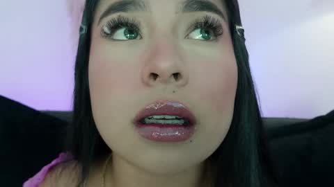 Mia online show from May 2026 11:20:01 PM