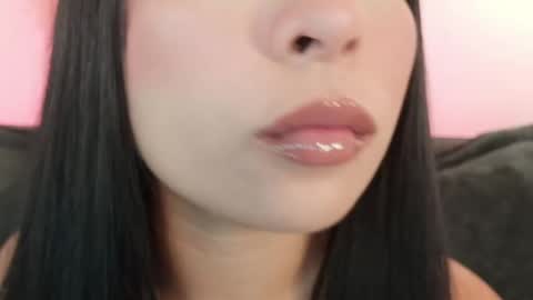 Mia online show from May 2026 11:35:02 PM