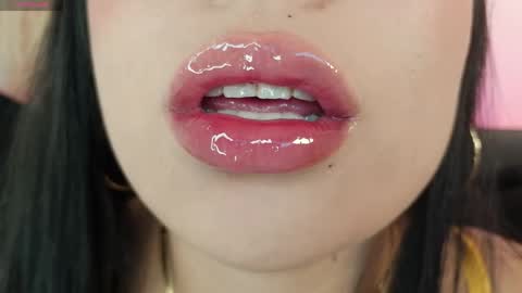 Mia online show from June 2026 01:28:02 AM