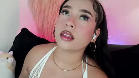 Mia online show from June 2026 09:52:01 PM