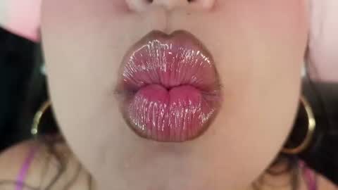 Mia online show from July 2026 11:04:02 PM