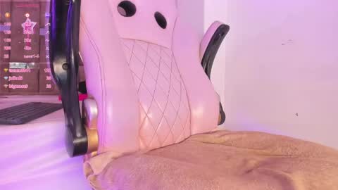 mia_royal online show from June 2026 06:34:02 PM