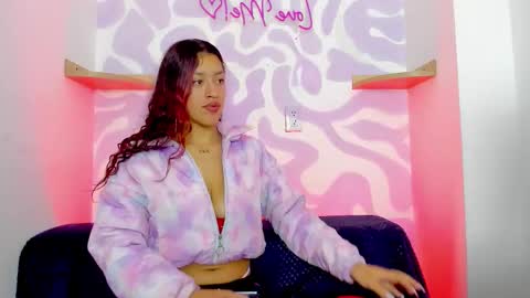 Mia . online show from December 2025 01:39:02 PM