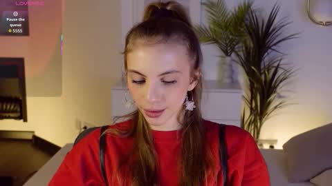 Mia online show from November 2025 06:24:02 AM