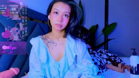 Mia online show from April 2026 08:40:01 PM