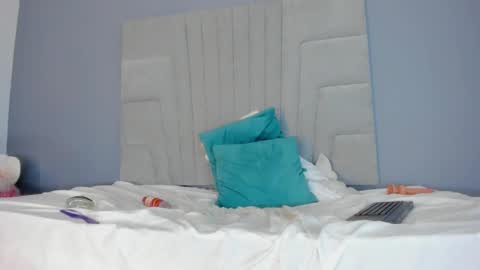 Snapshot of mia_smith_x chatting on February 2025 11:15:01 PM mia_smith_x online show from February 2025 11:15:01 PM