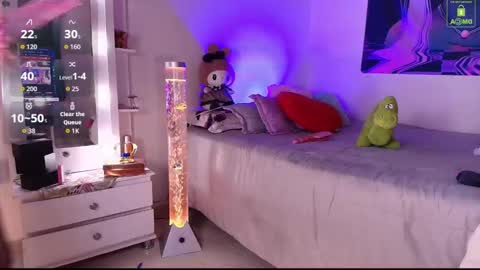 Mia  online show from March 2026 03:47:01 AM