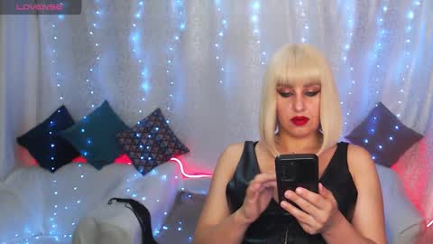 Snapshot of mia_sunn chatting on September 2025 01:39:01 AM mia_sunn online show from September 2025 01:39:01 AM