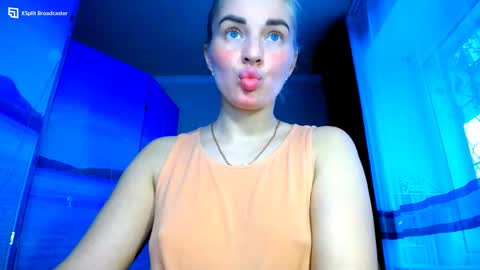 Mia. online show from December 2024 01:00:01 PM