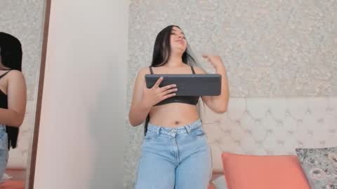 Snapshot of mia_thompson44 chatting on September 2025 11:46:02 AM Mia online show from September 2025 11:46:02 AM