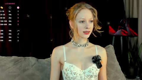 Snapshot of mia_vebes chatting on January 2025 07:01:02 PM Mia online show from January 2025 07:01:02 PM