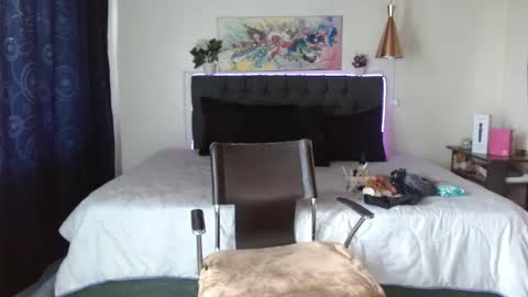 MIA  online show from October 2025 02:05:01 PM