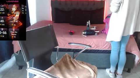 MIA  online show from October 2025 03:12:01 PM