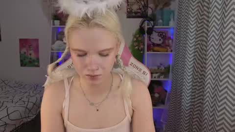 Mia online show from June 2026 03:35:01 AM