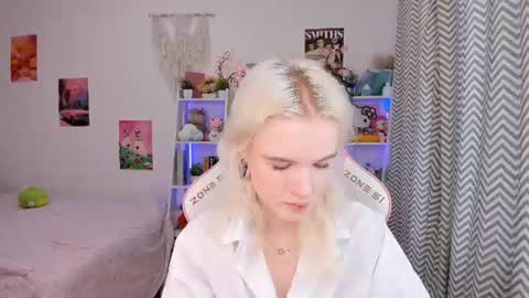 Mia online show from July 2026 03:11:01 AM