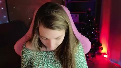 Snapshot of mia_weawer chatting on January 2026 10:19:01 AM Mia online show from January 2026 10:19:01 AM