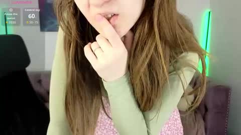 Snapshot of mia_weawer chatting on February 2026 10:25:02 AM Mia online show from February 2026 10:25:02 AM