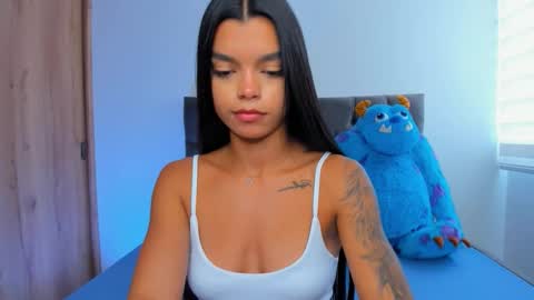 Snapshot of mia_world_ chatting on October 2025 06:14:02 PM online show from October 2025 06:14:02 PM