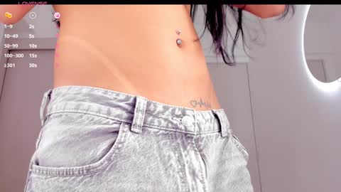 Snapshot of mia_yourmommy chatting on December 2024 04:01:01 AM online show from December 2024 04:01:01 AM