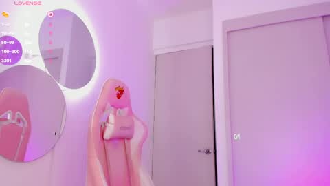 Snapshot of mia_yourmommy chatting on February 2025 10:29:02 AM online show from February 2025 10:29:02 AM