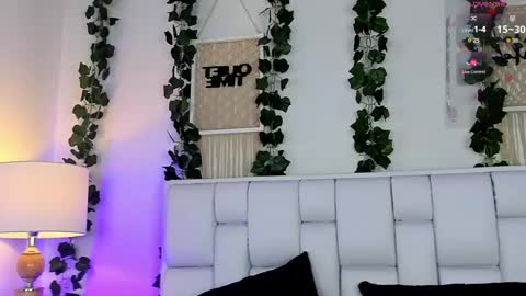 Mia online show from May 2026 11:18:01 AM