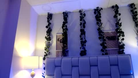 Mia online show from May 2026 11:48:02 AM