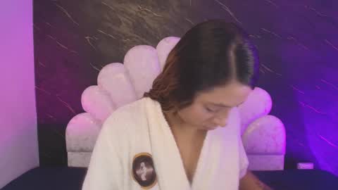 Mia online show from May 2026 12:10:01 PM