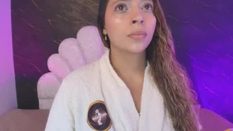 Mia online show from May 2026 12:01:01 PM