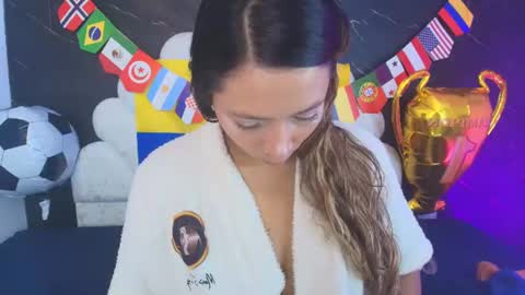 Mia online show from June 2026 12:04:01 PM