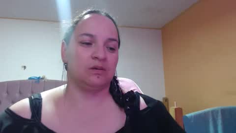 Snapshot of miaabrownn chatting on April 2026 12:30:02 AM MIA online show from April 2026 12:30:02 AM