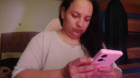Snapshot of miaabrownn chatting on April 2026 01:05:01 PM MIA online show from April 2026 01:05:01 PM