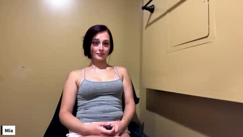 miaaellie online show from July 2026 04:18:01 AM