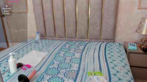 miaaffox online show from January 2026 07:37:02 PM