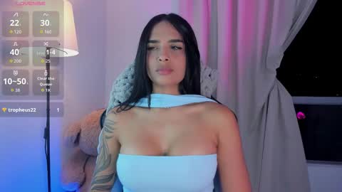 Mia online show from November 2025 03:07:01 AM