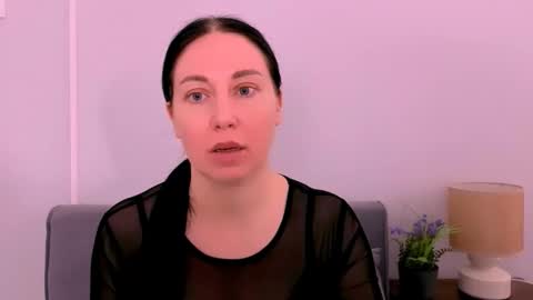 Mia online show from May 2026 03:28:02 PM