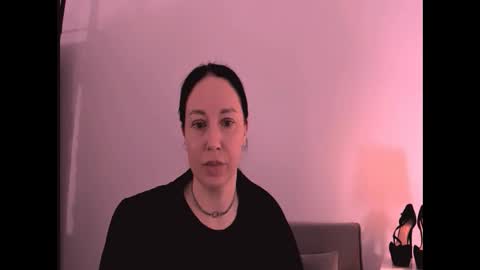 Mia online show from May 2026 04:06:02 PM