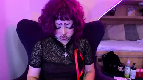 Mia online show from February 2025 04:07:01 PM