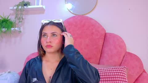 miaanderson__ online show from April 2026 11:42:02 AM