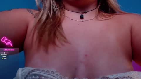 Snapshot of miaawild chatting on December 2024 02:30:02 PM Andrea online show from December 2024 02:30:02 PM