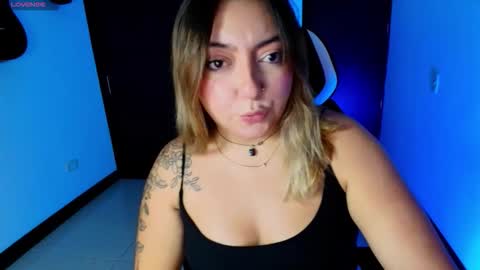 Snapshot of miaawild chatting on December 2025 12:14:02 PM Andrea online show from December 2025 12:14:02 PM