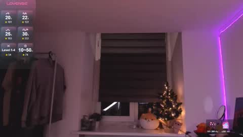 Snapshot of miabellee_ chatting on January 2026 06:33:02 PM mia online show from January 2026 06:33:02 PM