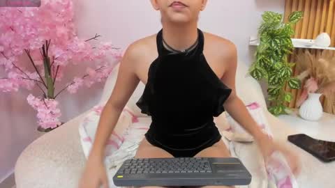 Mia online show from April 2026 11:37:01 AM