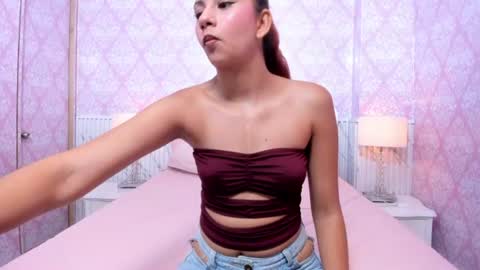 Snapshot of miabloom19 chatting on June 2026 02:24:02 AM Mia online show from June 2026 02:24:02 AM