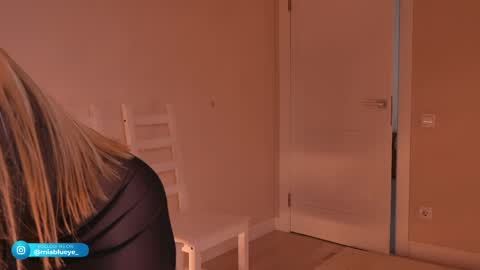 miablueye online show from May 2026 04:24:01 PM