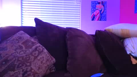 Mia online show from December 2024 05:59:02 AM