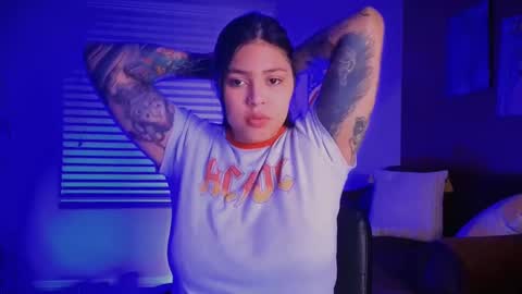 Mia online show from December 2024 12:40:02 AM