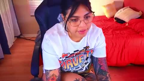 Mia online show from January 2025 03:26:01 AM