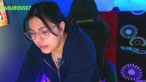 Mia online show from October 2025 12:08:01 AM