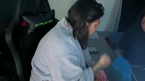 Mia online show from March 2026 01:39:02 AM